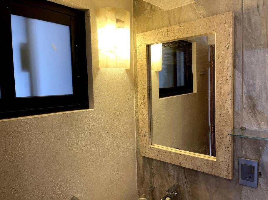 Suites C O V A D O N G A Mexico City Bilik gambar